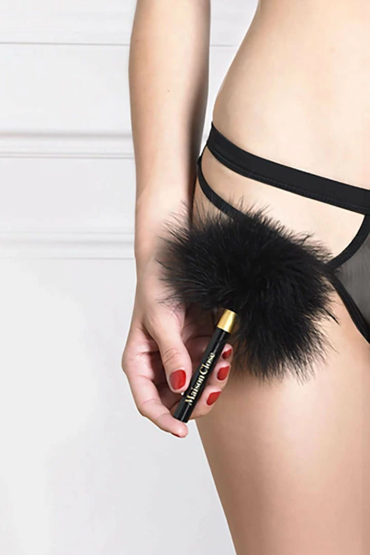 Maison Close Les Burlesques Feather Tickler 4 Maison Close Les Burlesques Feather Tickler
