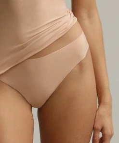 Commando Butter Mid-Rise Thong