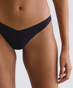 Commando Classic Solid Tiny Thong Knickers