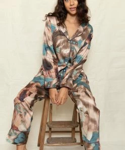 Fable & Eve Soho Abstract Print Pyjama Set